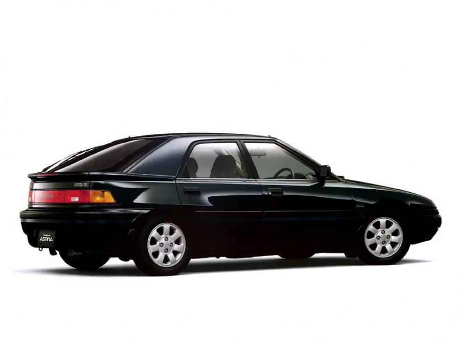  Mazda Familia Astina 1989 года  (фото 5 из 9)